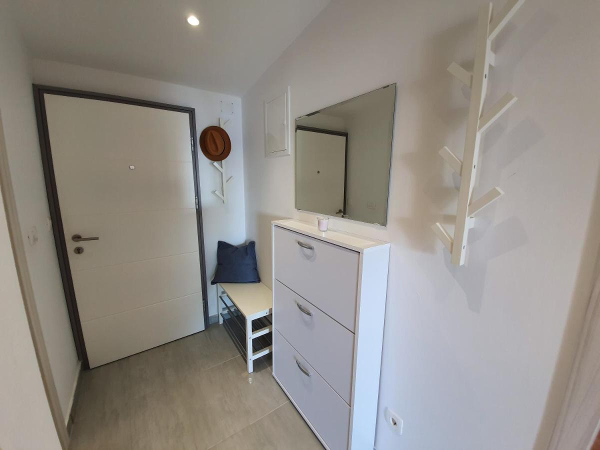 Comfortable Family Apt Iris 20M From Beach In Mandre Exterior foto
