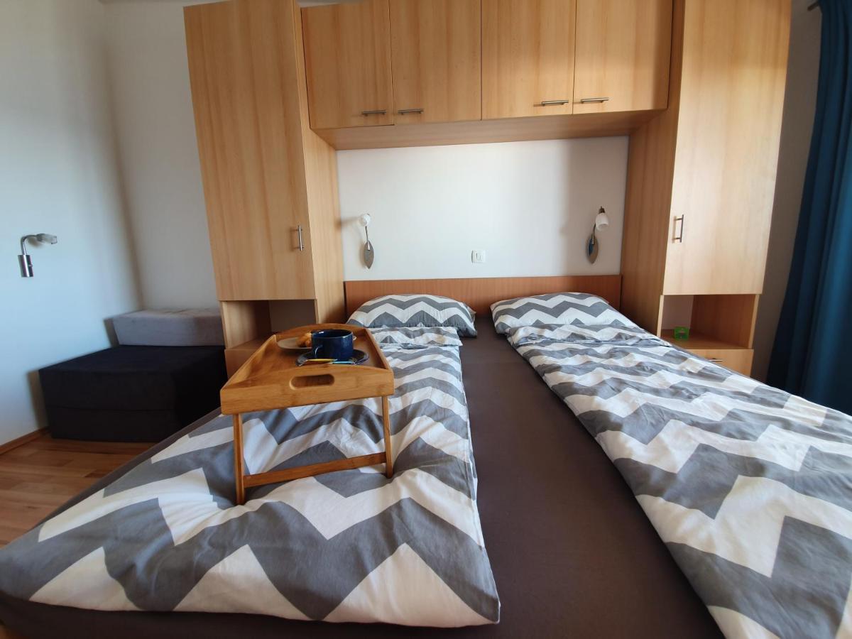 Comfortable Family Apt Iris 20M From Beach In Mandre Exterior foto