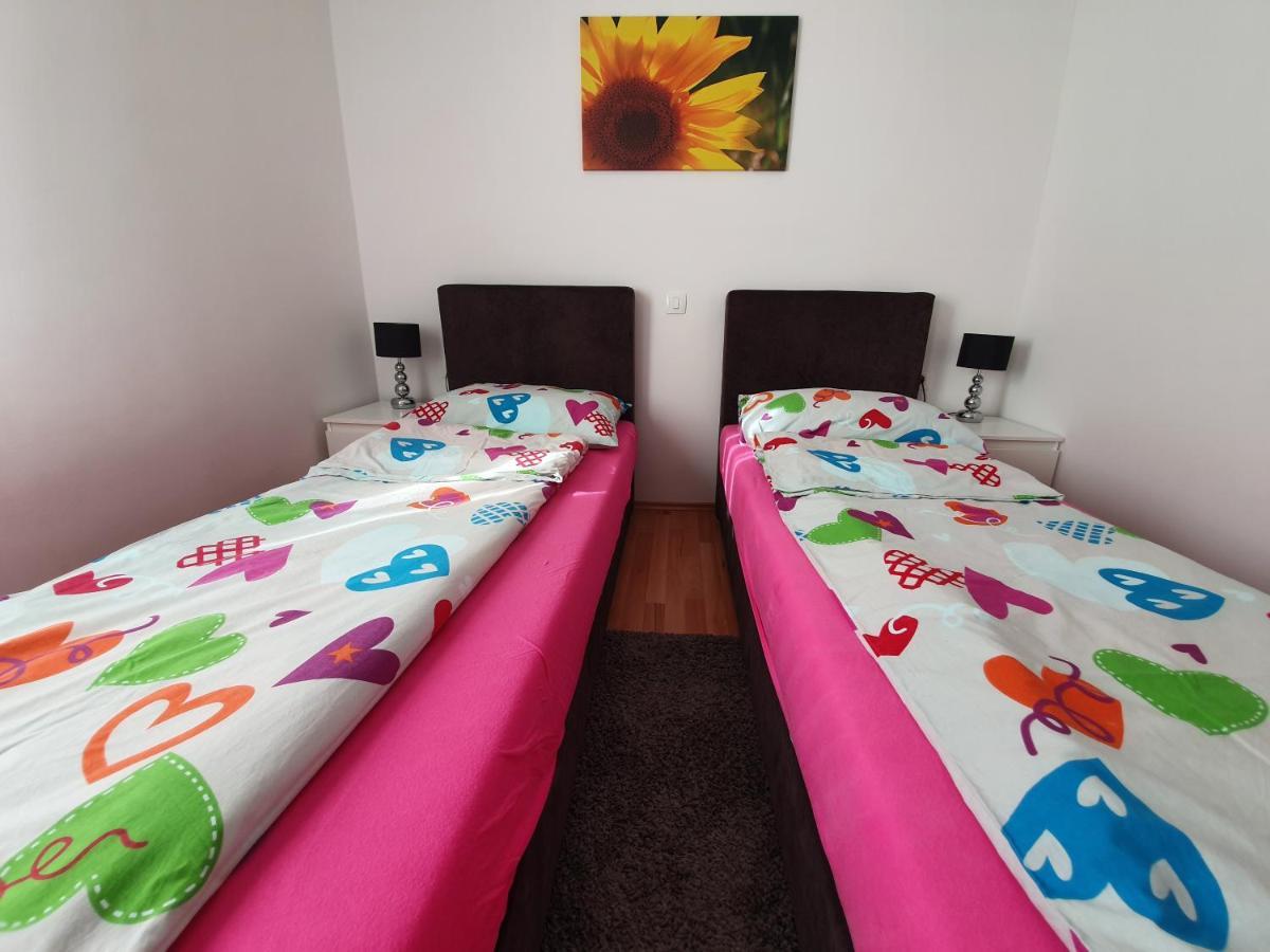 Comfortable Family Apt Iris 20M From Beach In Mandre Exterior foto