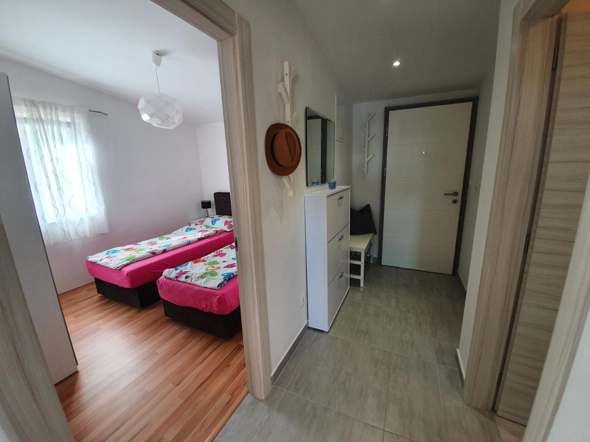 Comfortable Family Apt Iris 20M From Beach In Mandre Exterior foto