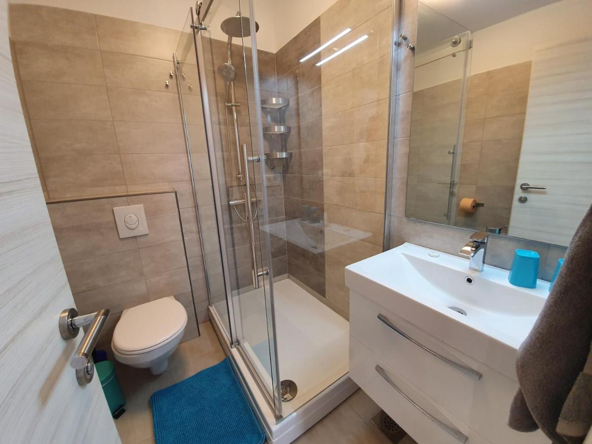 Comfortable Family Apt Iris 20M From Beach In Mandre Exterior foto